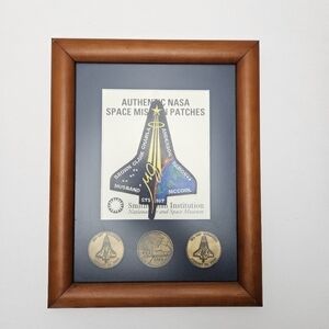 Smithsonian museum Nasa collectible framed patch and coins